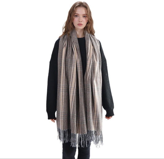 Barbed Fringe Plaid Scarf