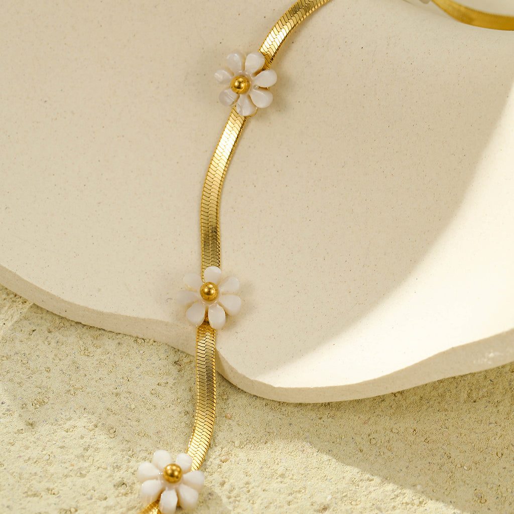 Little Daisy Floral Titanium Steel Clavicle Chain Necklace