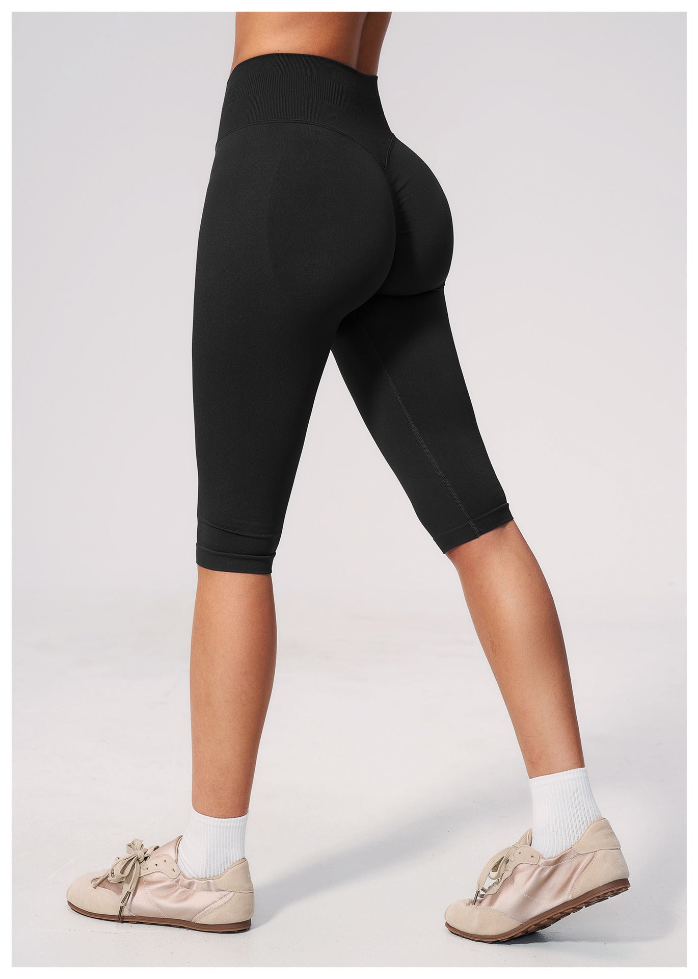Seamless Thread Yoga Knee Length Capri Pants