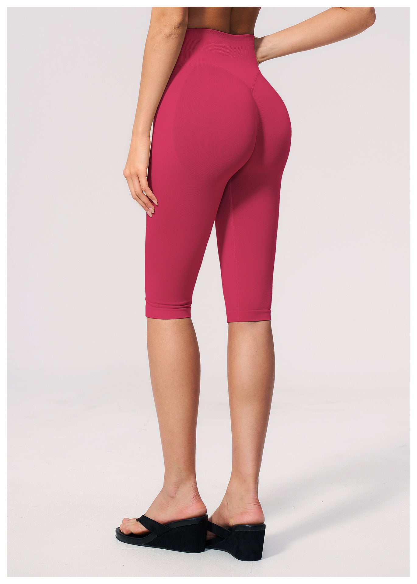 Seamless Thread Yoga Knee Length Capri Pants