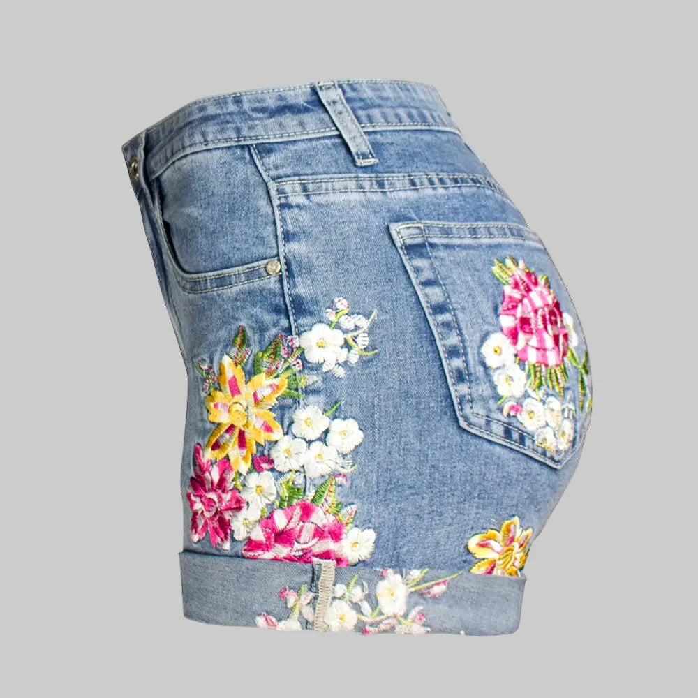 Exquisite Embroidered Floral Denim Shorts