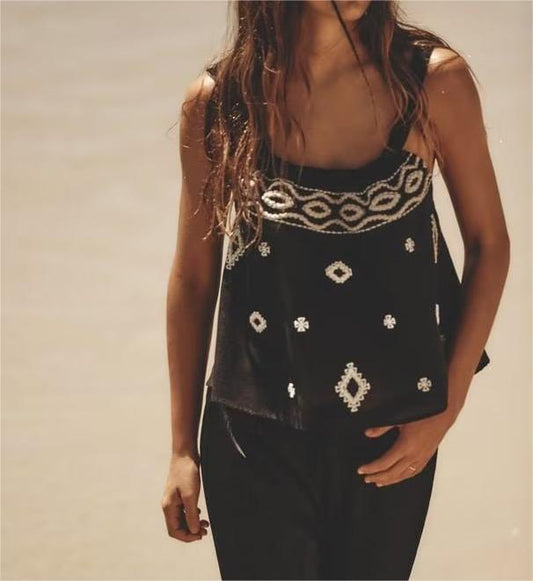 Spaghetti strap loose top with bow embroidery, boho style.