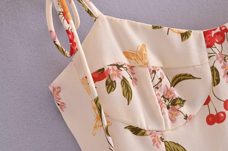Floral printed elastic tube top with sweetheart neckline and backless design.